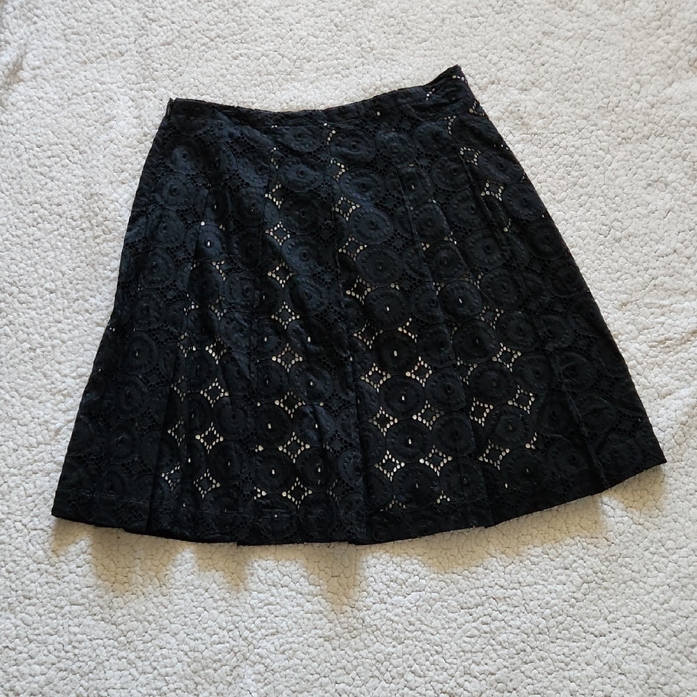 Banana Republic Black Eyelet Pleated Knee Length Skirt Sz 6P Classic Elegant - Picture 10 of 15
